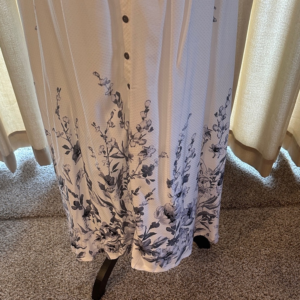 Anama White and Blue Floral Maxi Dress - Picture 5 of 8